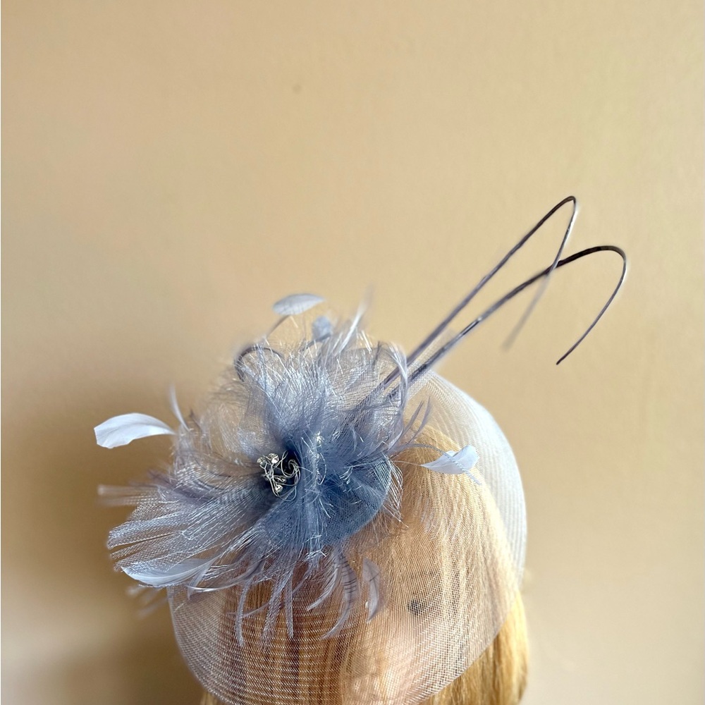 Elegant Gray Feather Fascinator